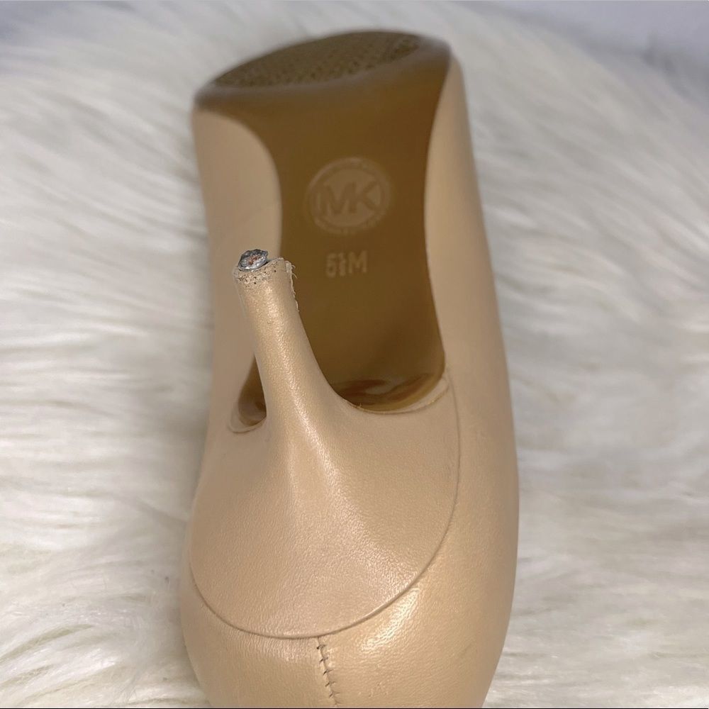 Micheal Kors Dorothy Flex Pump Tan Classic Heel - Color Light Brush - Size: 5.5M - Picture 10 of 16